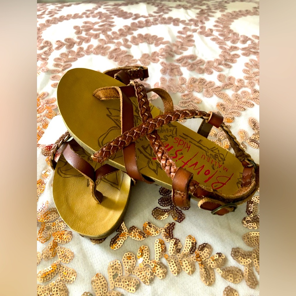 Blowfish 🐡 NWTO - toddler sz.11 sandal velcro strap